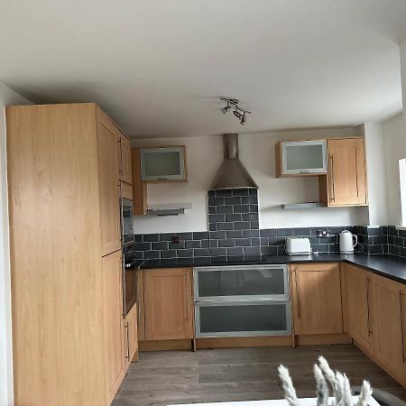 2 Bed Modern Apartment 斯旺西 外观 照片