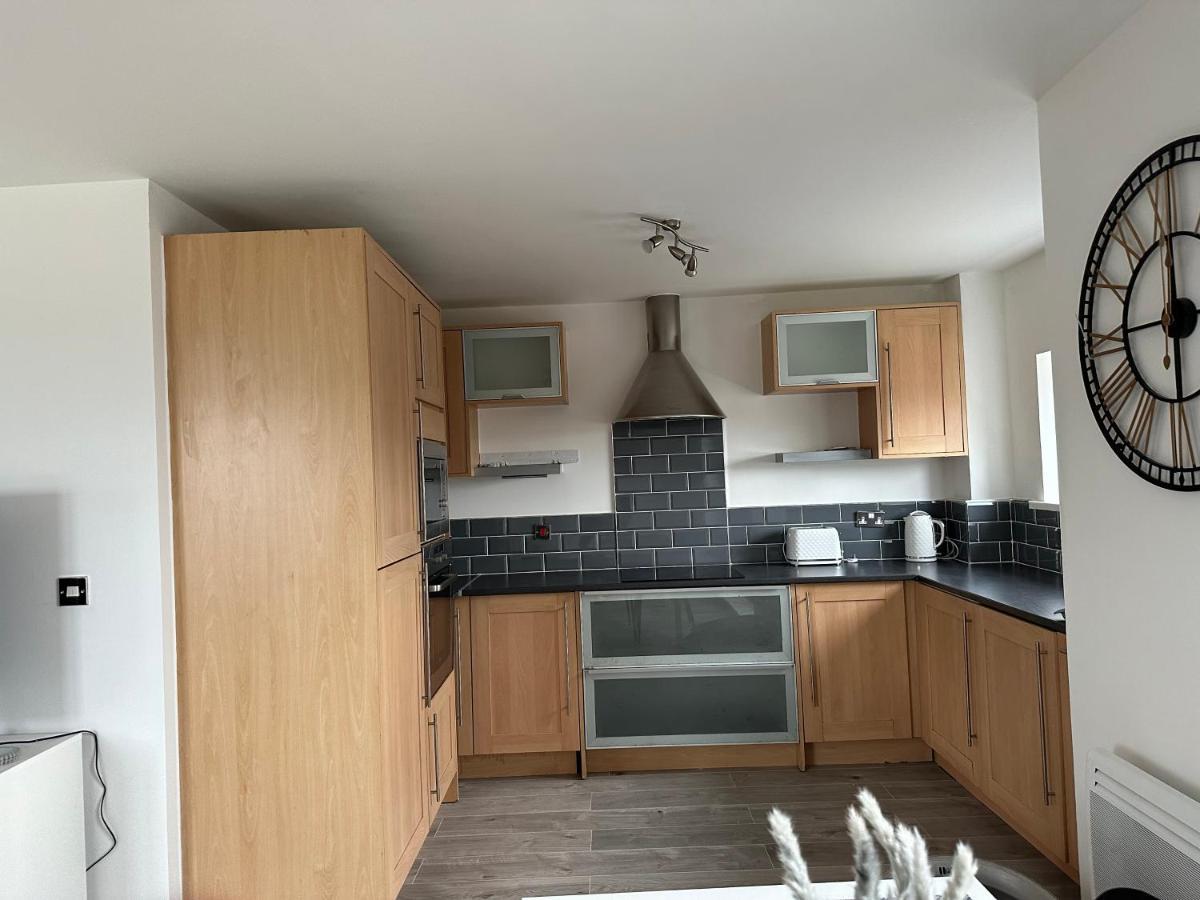 2 Bed Modern Apartment 斯旺西 外观 照片
