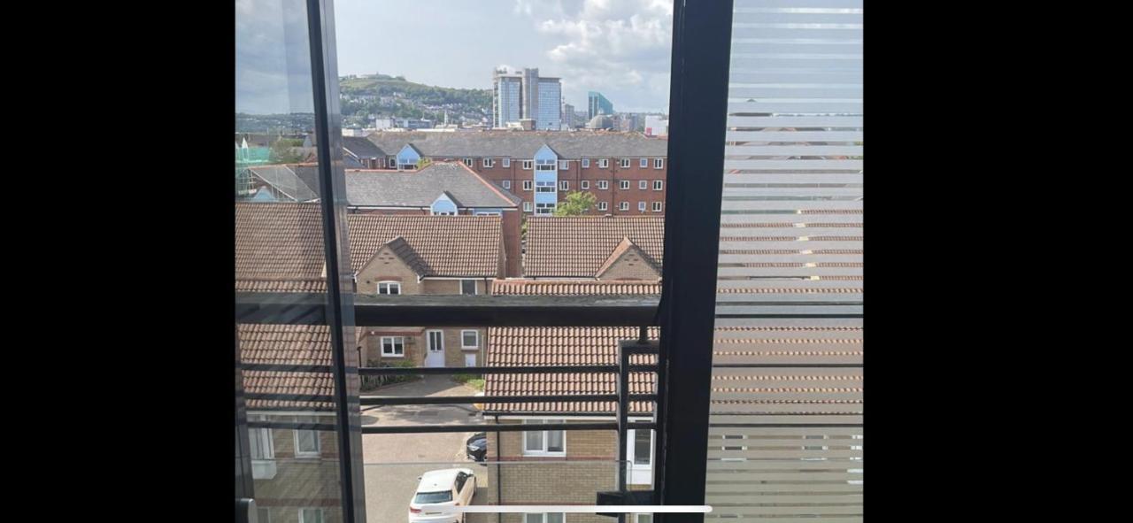 2 Bed Modern Apartment 斯旺西 外观 照片